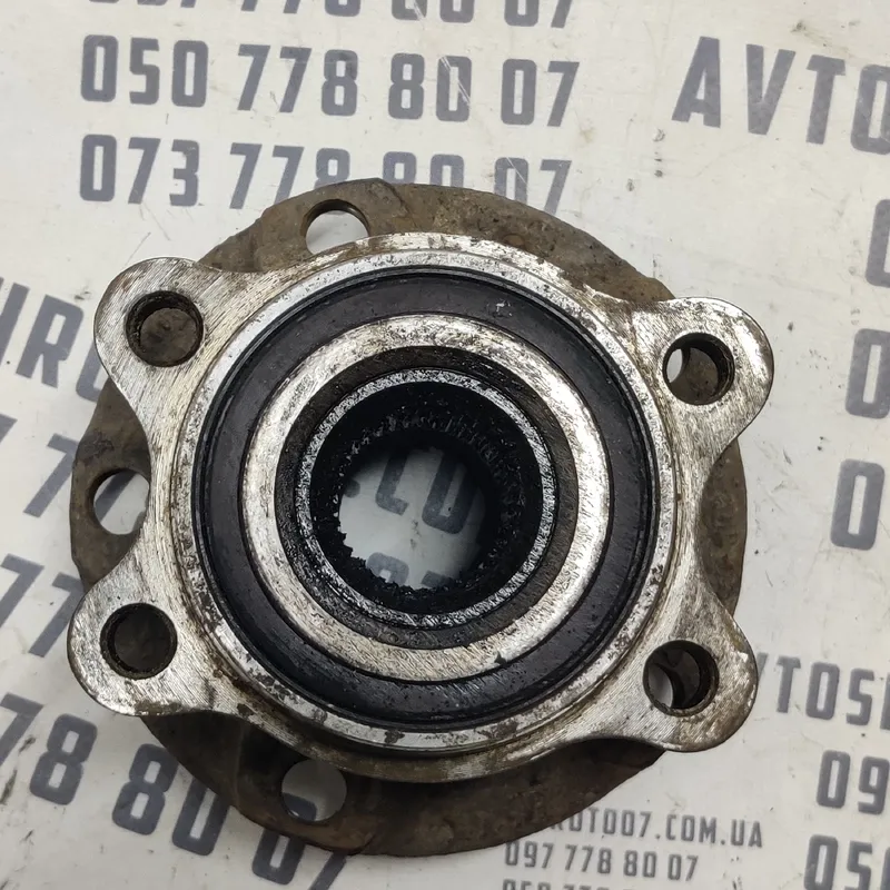 Ступиця Audi A6 C6 04-11 2.0TDI передня права OEM 4D0407613E