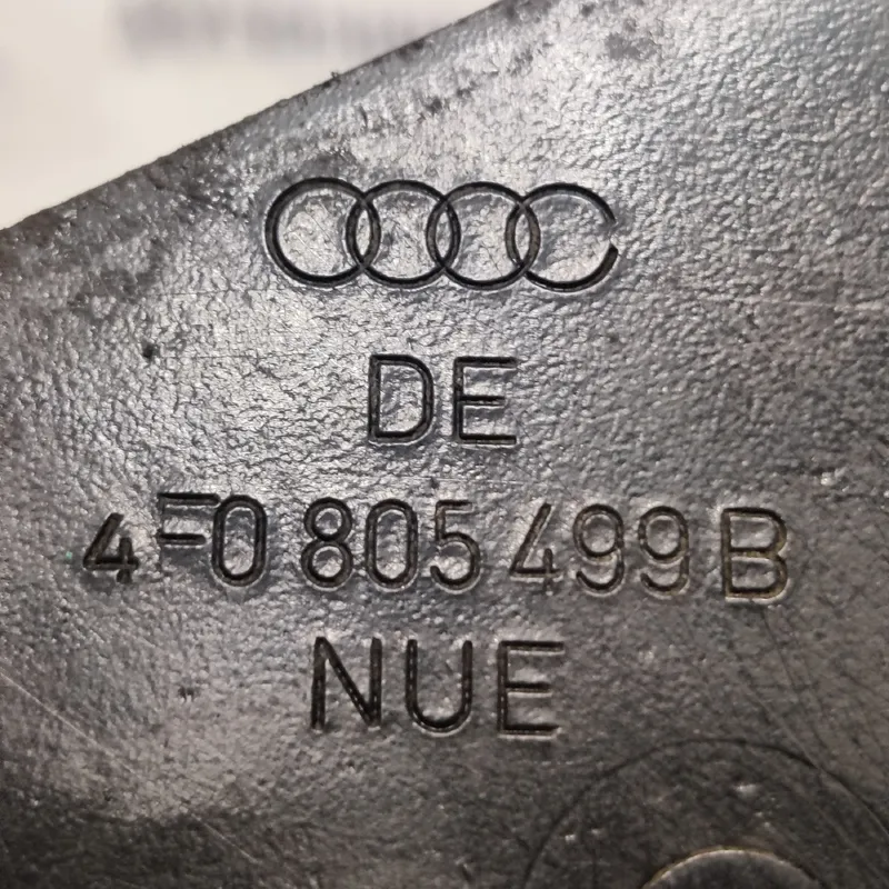 Кронштейн бампера Audi A6 C6 04-11 2.0 TDI лівий 4f0805499b