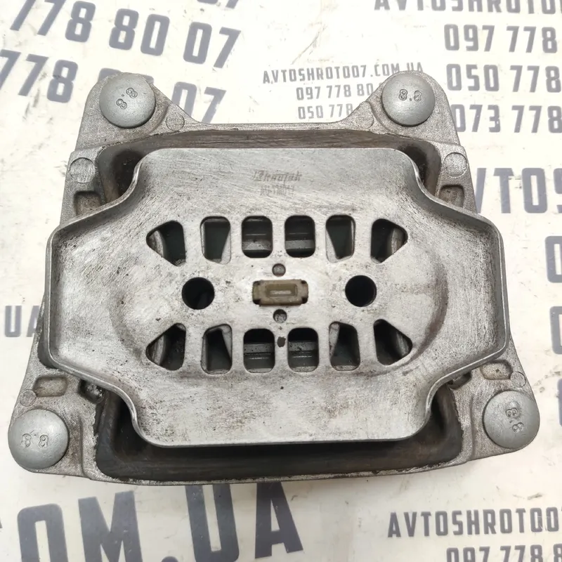 Подушка МКПП Audi A6 C6 (04-11) 2.0 TDI