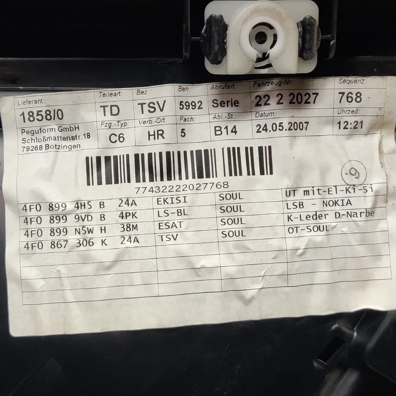 Карта дверна Audi A6 C6 04-11 2.0 TDI зад. пр. OEM 4f0867306