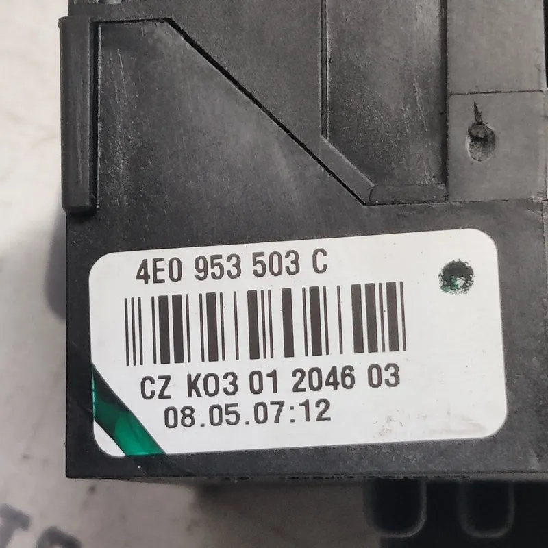 Перемикач Audi A6 C6 04-11 2.0 TDI правий OEM 4e0953503c