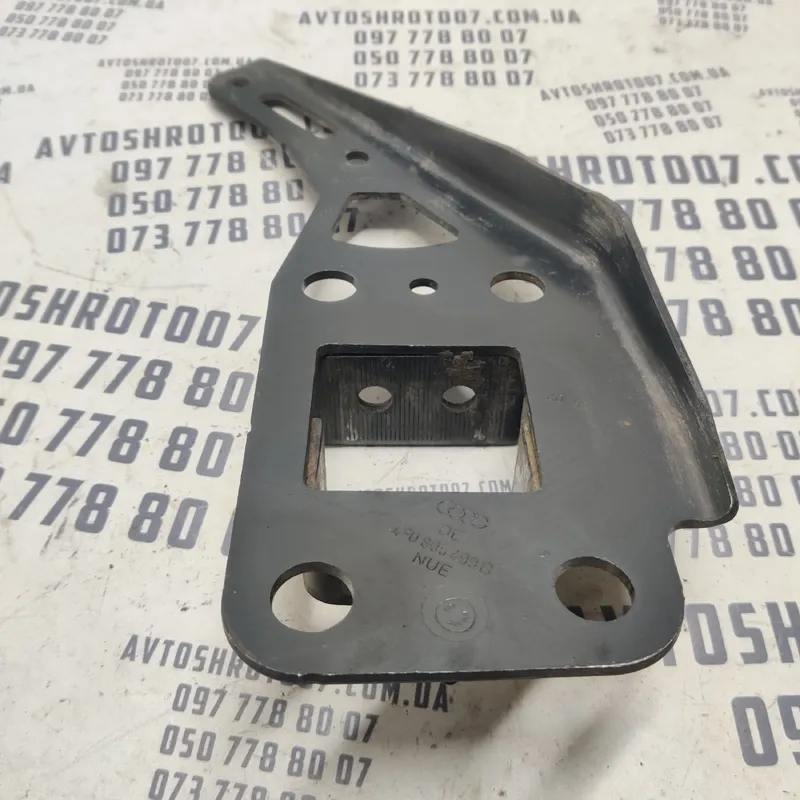 Кронштейн бампера Audi A6 C6 04-11 2.0 TDI лівий 4f0805499b