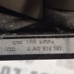 Дефлектор Audi Q7 (05-15) 3.6 Бенз Задня права OEM 4A0819181 фото 3