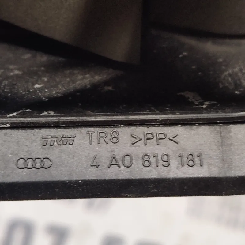 Дефлектор Audi Q7 (05-15) 3.6 Бенз Задня права OEM 4A0819181