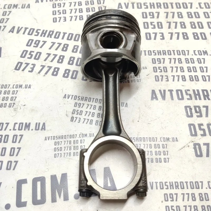 Поршень з шатуном Audi A6 C6 04-11 2.0 TDI OEM 240407303ge