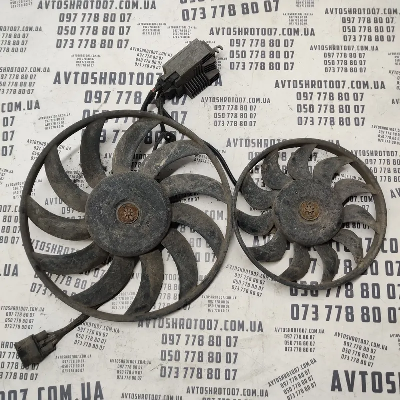 Вентилятор радіатора Audi A6 C6 04-11 2.0 TDI OEM 4f0959501c