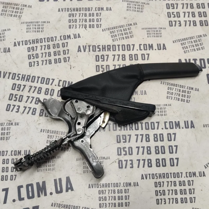 Ричаг ручного тормозу VW Passat B8 USA (15-22) OEM 561711465