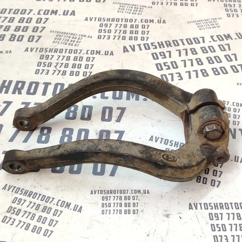 Кронштейн амортизатора Hyundai Sonata IV 98-05 2.0 Права Пер