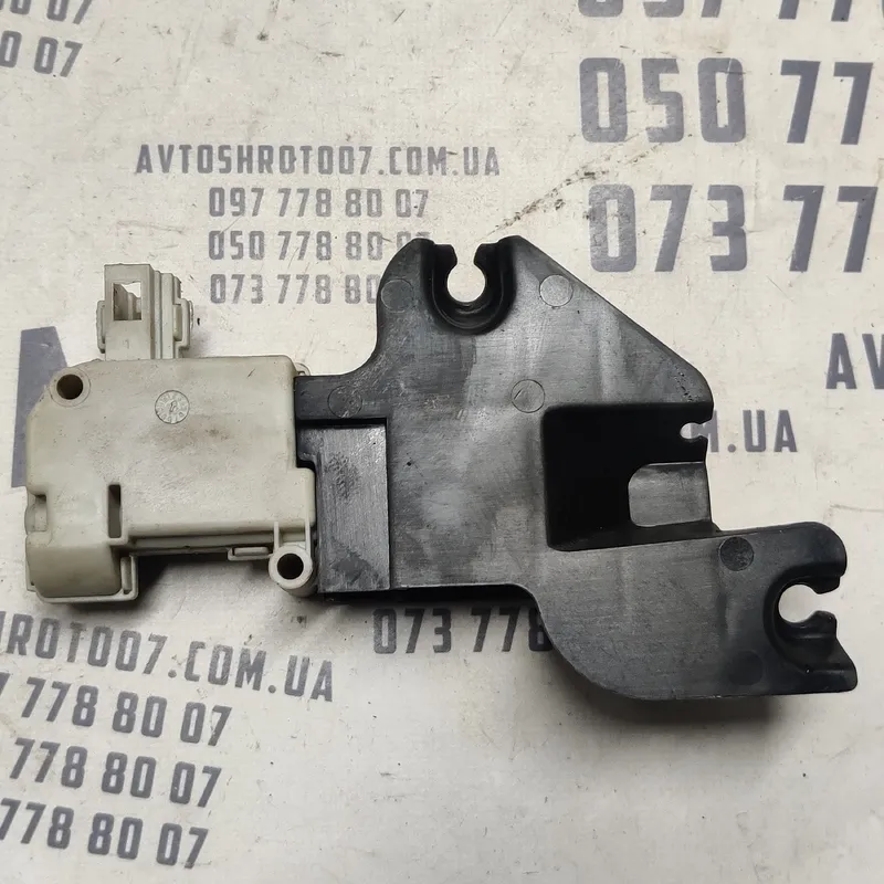 Замок бардачка Audi A6 C6 (04-11) 2.0 TDI OEM 3b0959782a
