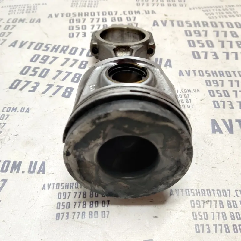 Поршень з шатуном Audi A6 C6 04-11 2.0 TDI OEM 240407303ge