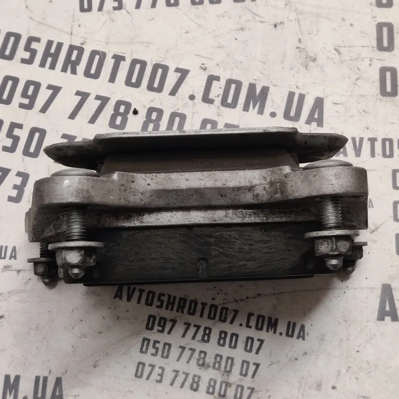 Подушка МКПП Audi A6 C6 (04-11) 2.0 TDI