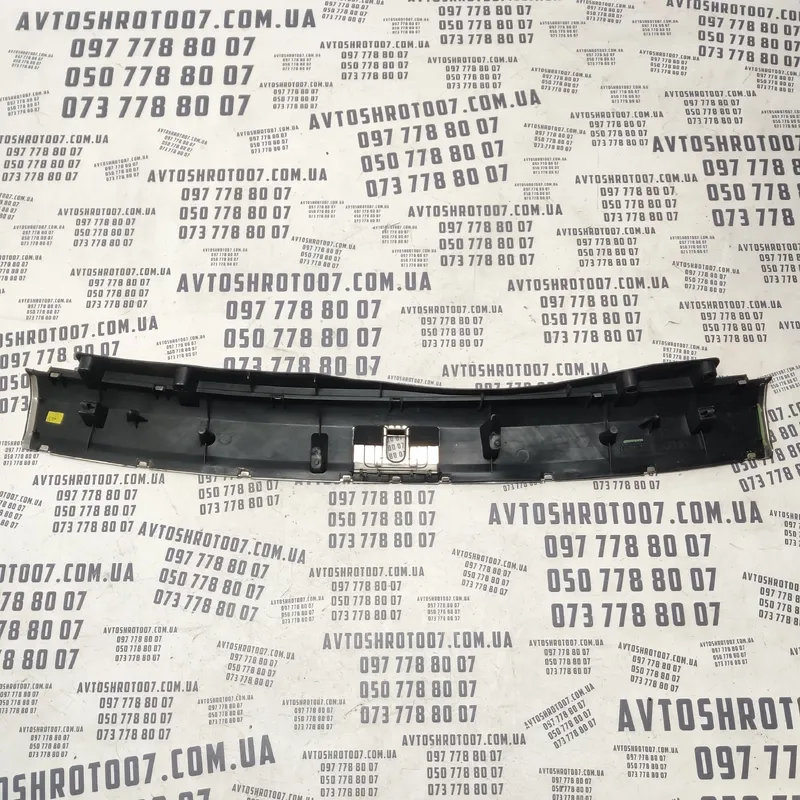 Накладка Audi A6 C6 (04-11) 2.0 TDI задня OEM 4f9864483