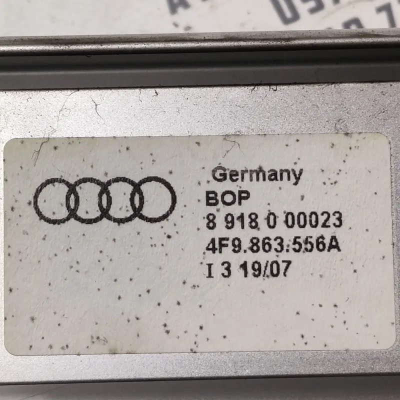 Рельса багажника Audi A6 C6 (04-11) 2.0 TDI права 4f9863556a