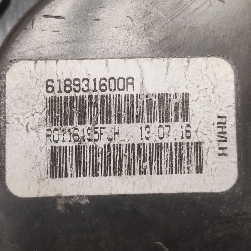 Ремінь безпеки VW Passat B8 USA задній лівий OEM 561857805
