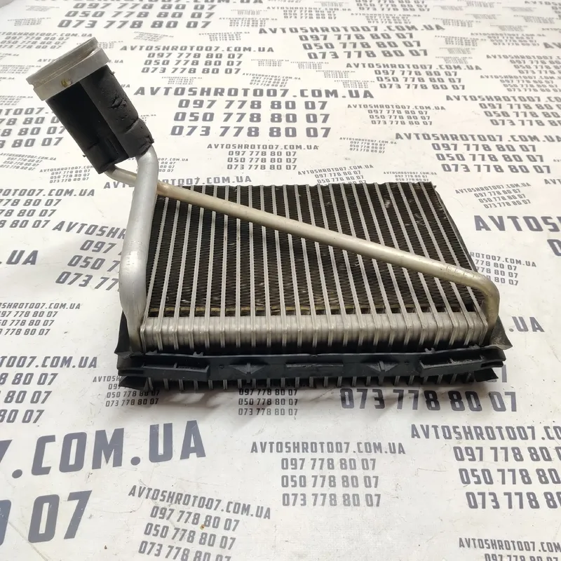 Випарник кондиціонера VW Passat B5 (96-05) OEM 8D1820103D