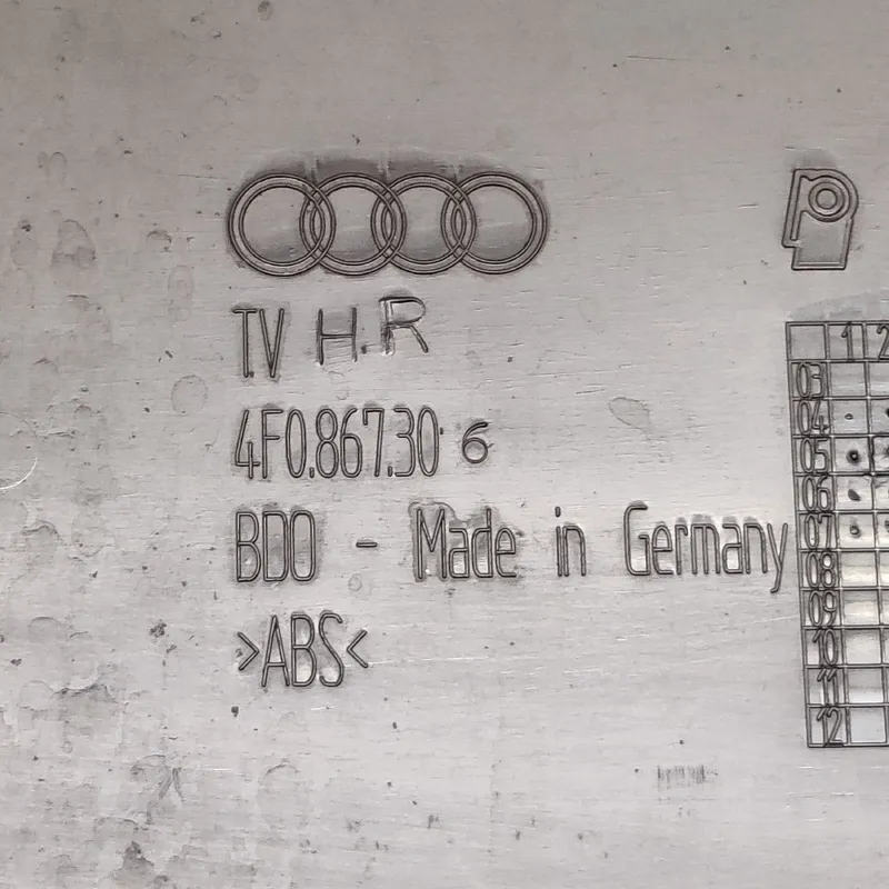 Карта дверна Audi A6 C6 04-11 2.0 TDI зад. пр. OEM 4f0867306