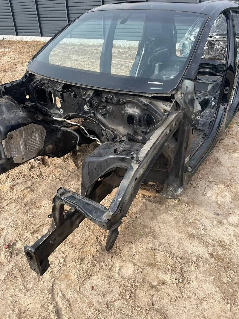 Четверть Audi Q7 4L (05-15) 3.6 передня ліва OEM 7L0803107B