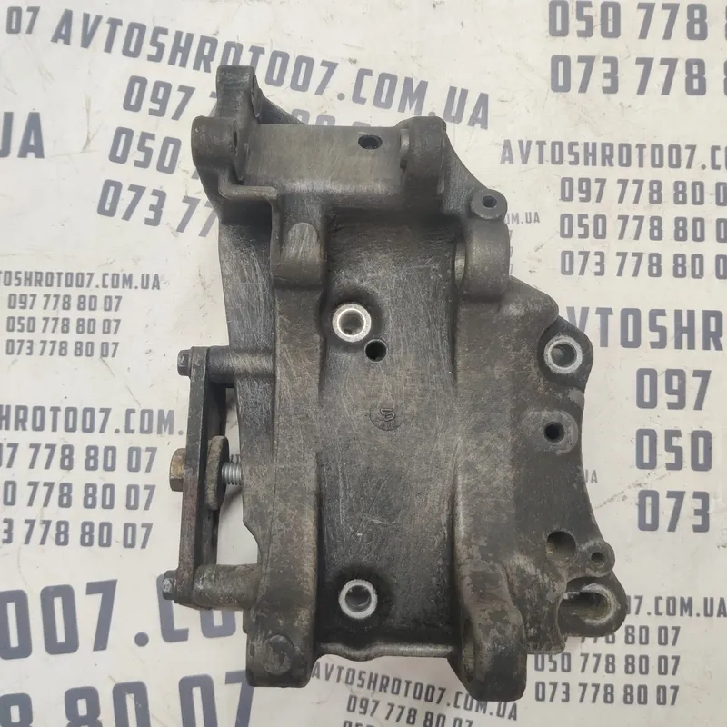 Кронштейн генератора Peugeot Partner 1 (96-08) 1.4 Бензин