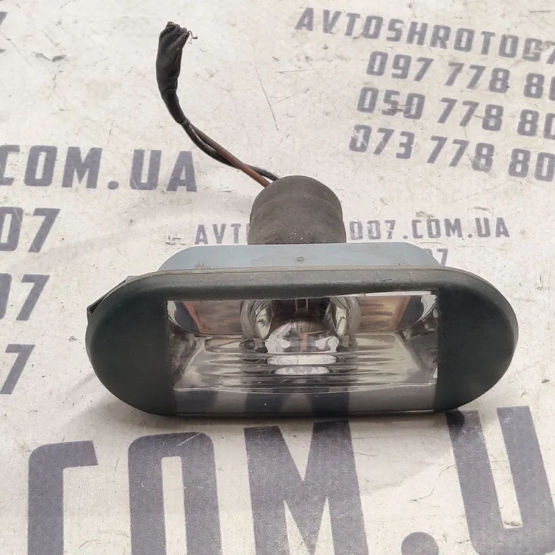 Повторювач стопу VW Bora (98-05) 1.9 TDI перед OEM 1j0949117