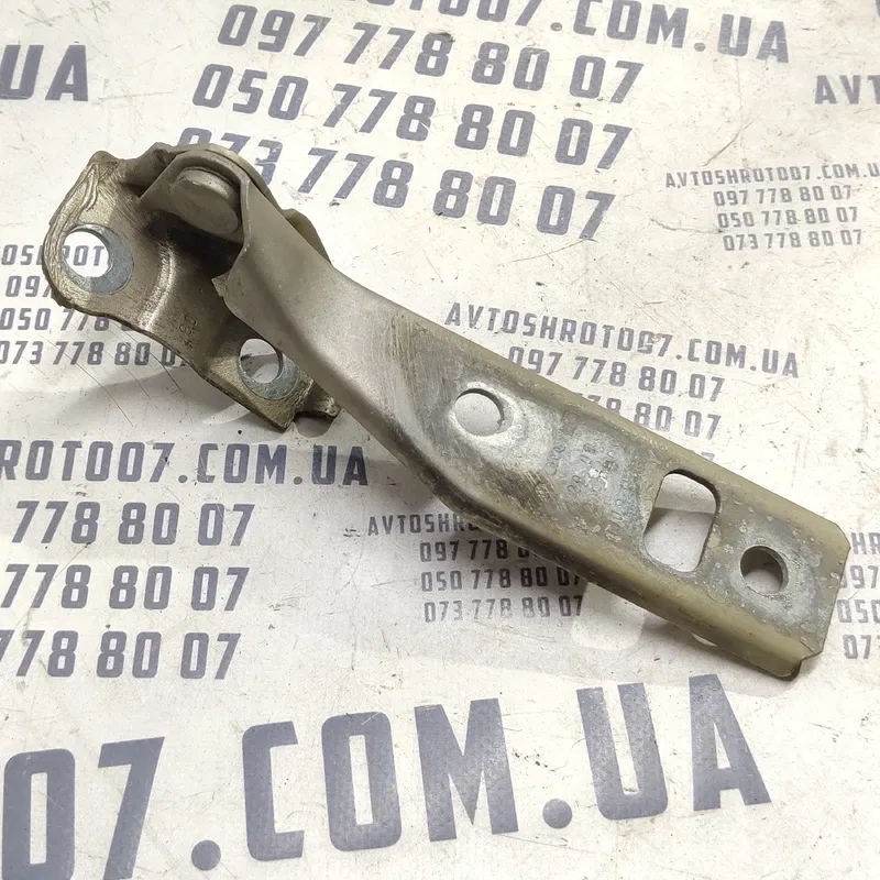 Петля капоту VW Bora (98-05) 1.9 TDI ліва OEM 1j0823301
