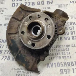 Поворотний кулак правий Volkswagen Bora (98-05) 1.9 TDI ASZ