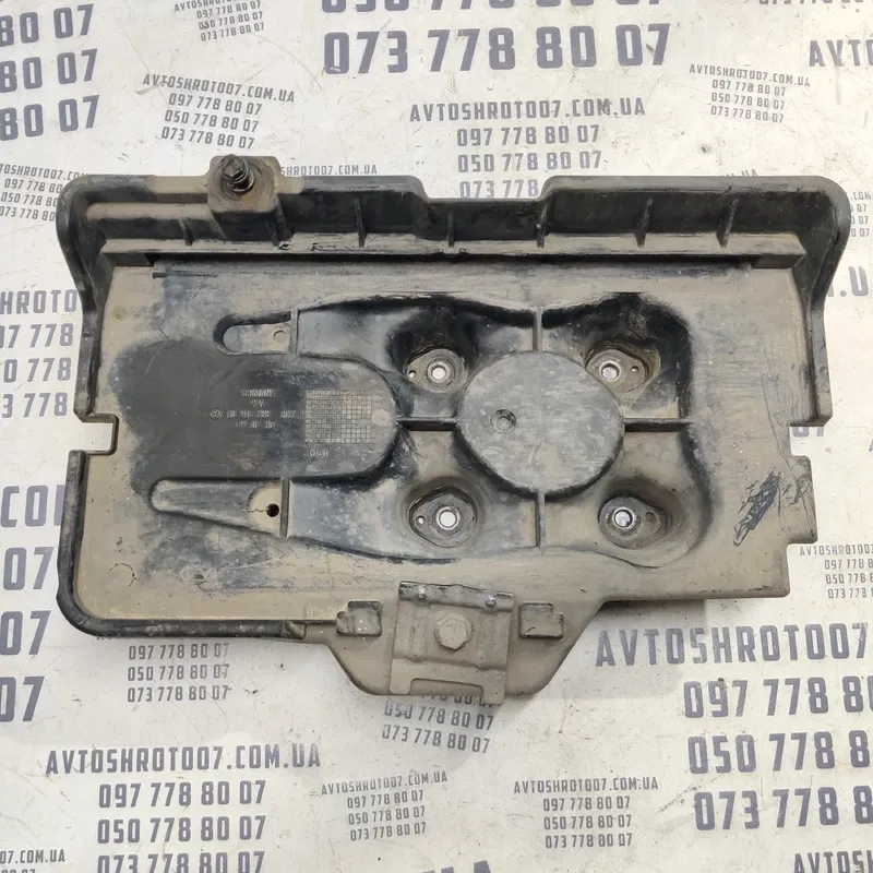 Крепіж акумулятора VW Bora (98-05) 1.9 TDI OEM 1J0915333
