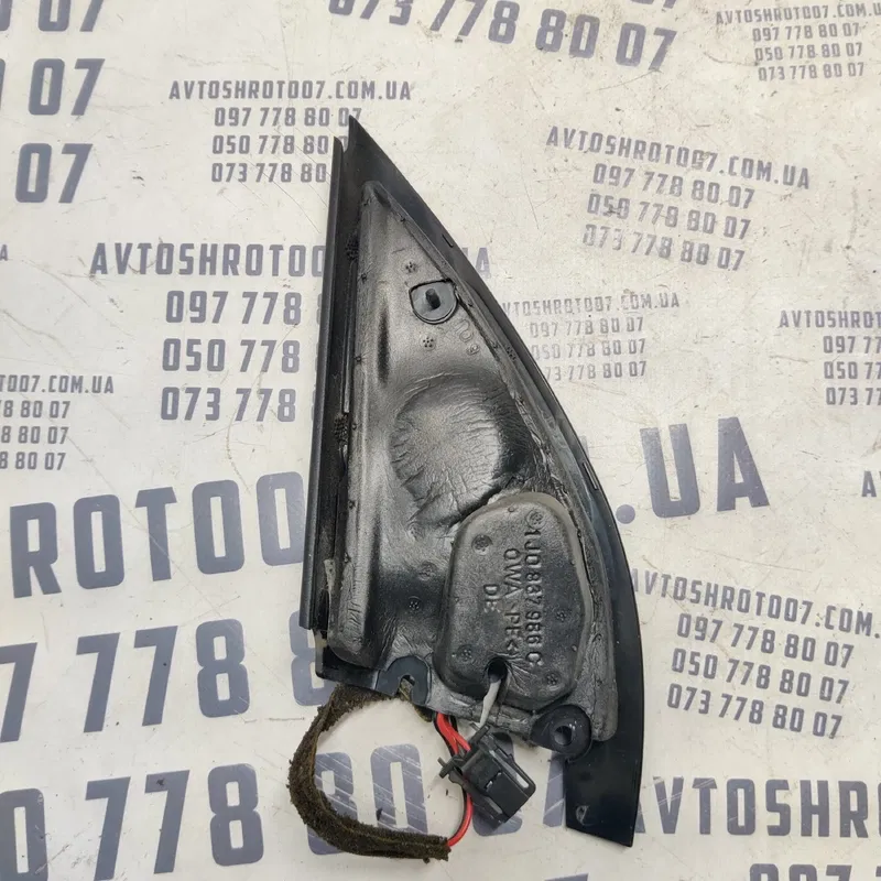 Накладка салону VW Bora (98-05) 1.9TDI права OEM 1j0035411f