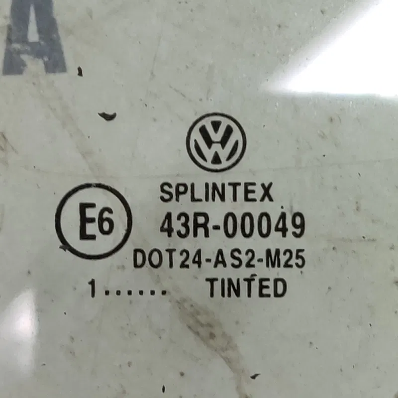 Скло дверей VW Bora 98-05 1.9 TDI задня права OEM 43r00049