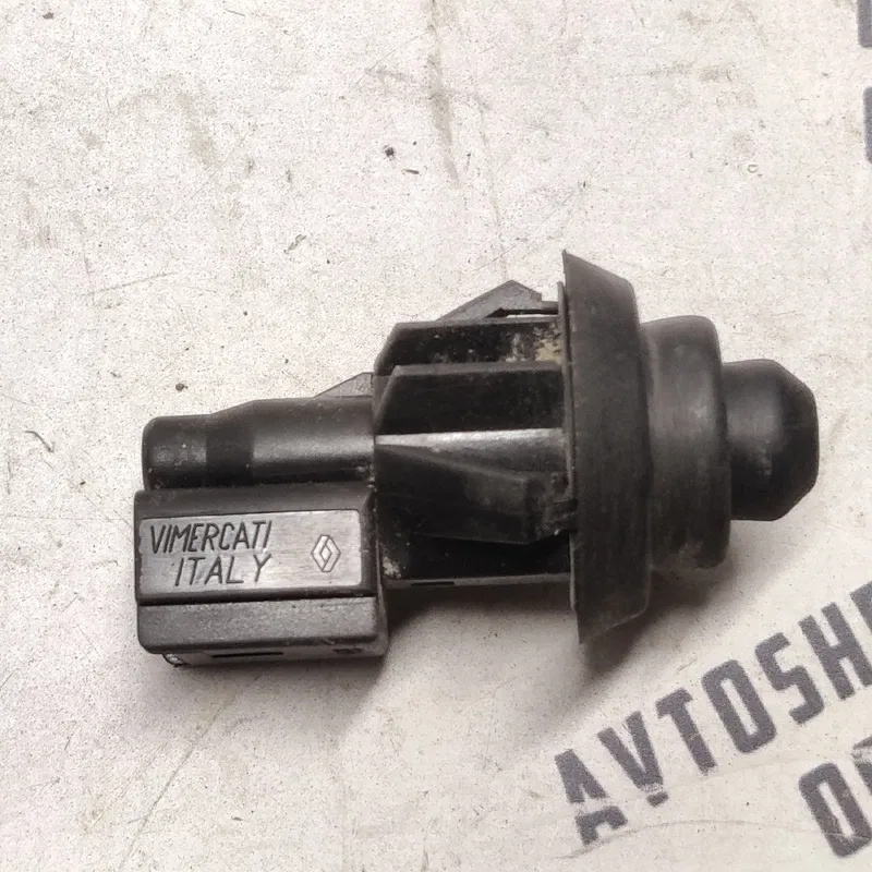 Датчик дверей Dacia Logan 04-12 1.6Б Пр.Пер. OEM 7700427640a