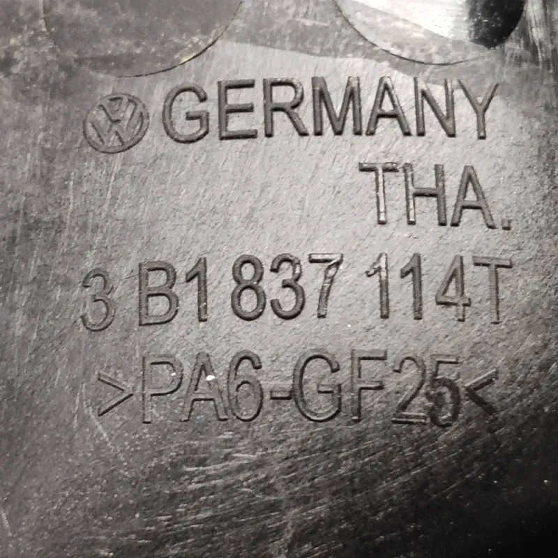 Ручка VW Bora (98-05) 1.9 TDI передня права OEM 3b1837114t