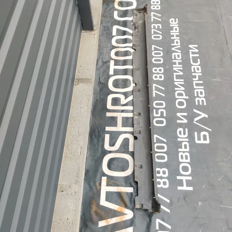 Накладка порога Hyundai Sonata IV (98-05) права 877543d000