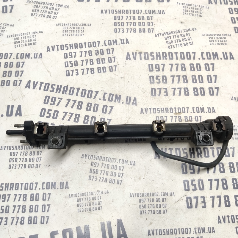 Паливна рейка Hyundai Sonata IV (98-05) 2.0i OEM 3530438300