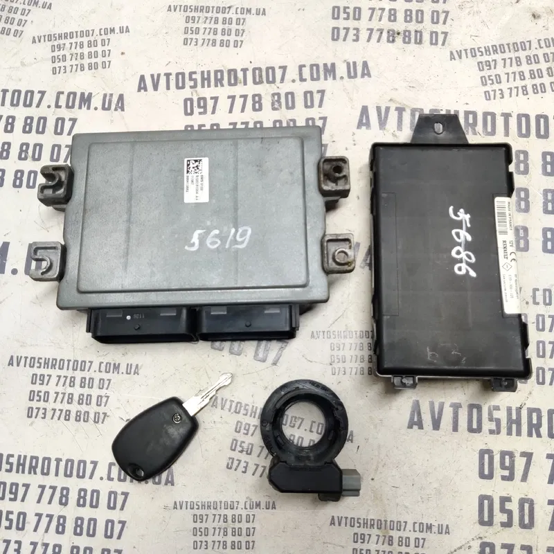 Блок керування двигуном Dacia Logan 04-12 1.6 OEM 8200483732