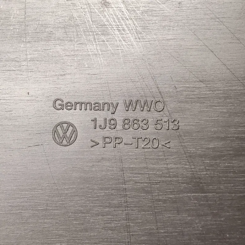 Накладка салону VW Bora (98-05) 1.9 TDI задня OEM 1j9863513