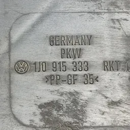 Крепіж акумулятора VW Bora (98-05) 1.9 TDI OEM 1J0915333 фото 3