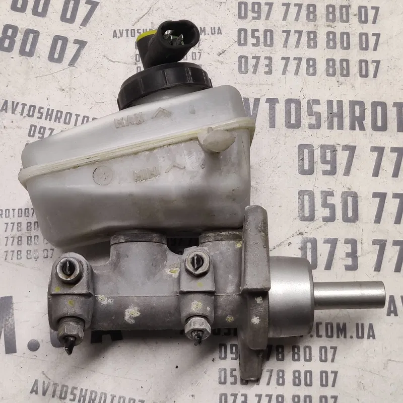 Головний гальм. циліндр Dacia Logan 1.6 04-12 OEM 7856801003