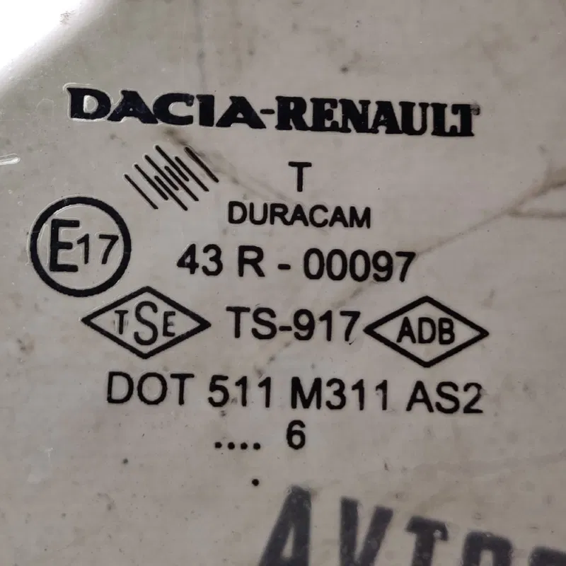 Скло дверей Dacia Logan (04-12) 1.6 задня права OEM 43r00097
