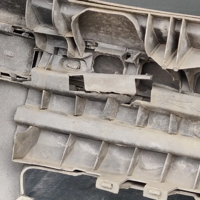 Бампер VW Bora (98-05) 1.9 TDI передній OEM 1J5807231