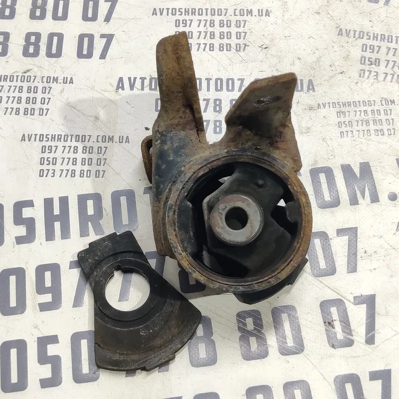 Подушка двигуна Mazda Premacy (99-05) 1.8 FP Бензин ліва