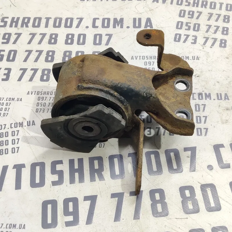 Подушка двигуна Mazda Premacy (99-05) 1.8 FP Бензин ліва