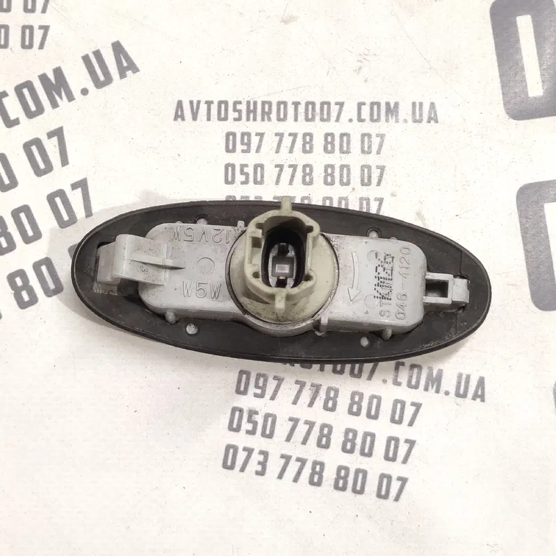 Поворотник Mazda Premacy (99-05) 1.8 Бензин передній правий