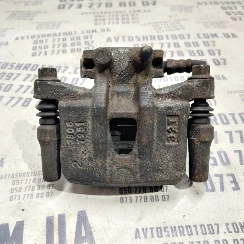 Супорт Mitsubishi Outlander XL (06-12) 2.0 Diesel Зад. Пр.