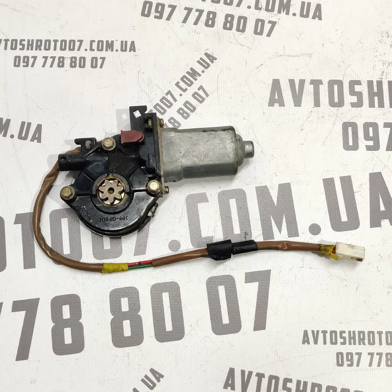 Мотор склопід Mazda Premacy (99-05) 1.8 з.пр. OEM 8621003930
