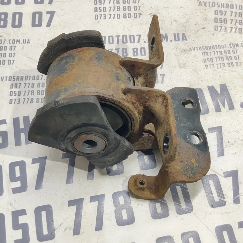 Подушка двигуна Mazda Premacy (99-05) 1.8 FP Бензин ліва