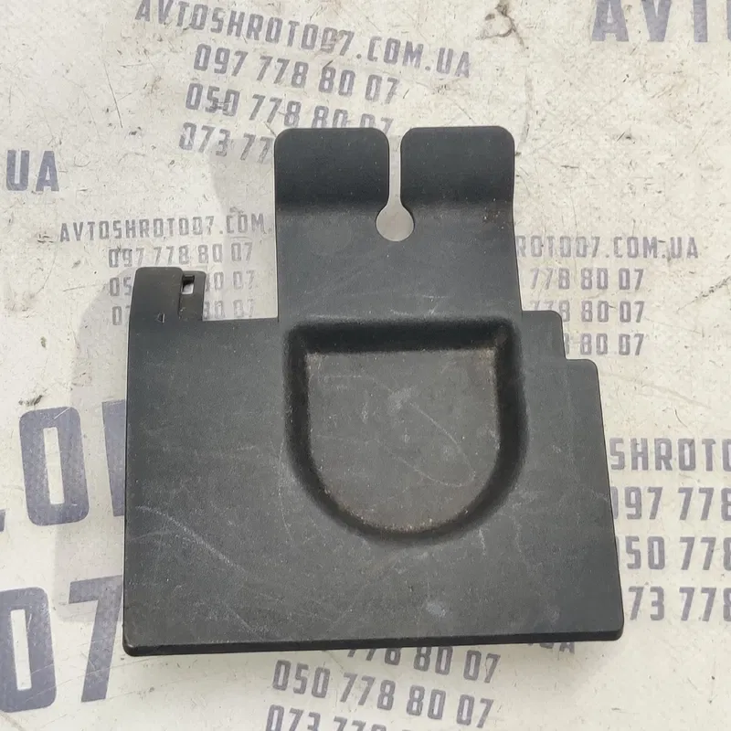 Накладка Mitsubishi Outlander XL (06-12) 2.0D OEM 6977a270zz