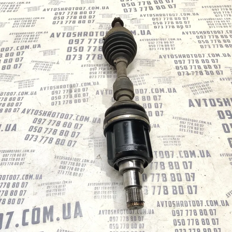 Привід Mitsubishi Outlander XL 06-12 2.0D лівий OEM 3815A075