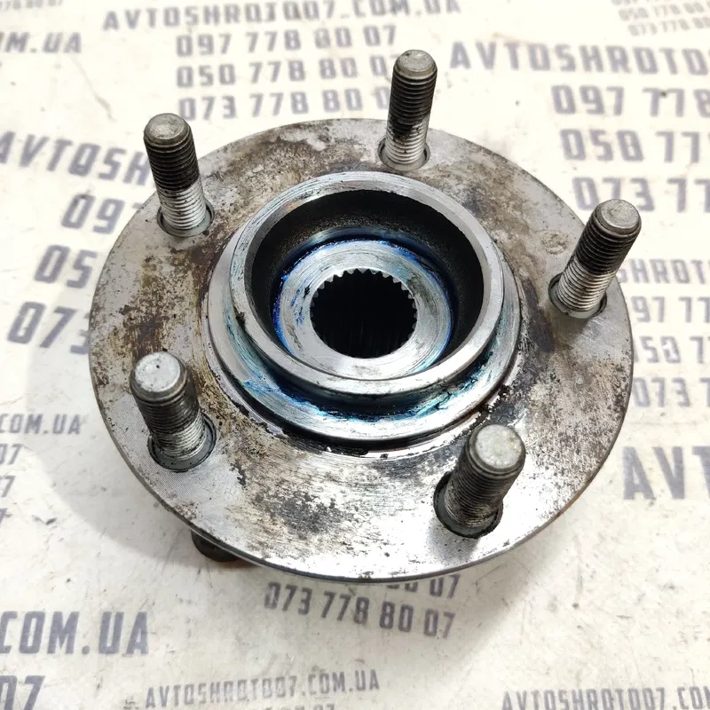 Ступиця Mitsubishi Outlander XL 06-12 2.0 зад. ліва 3785A019
