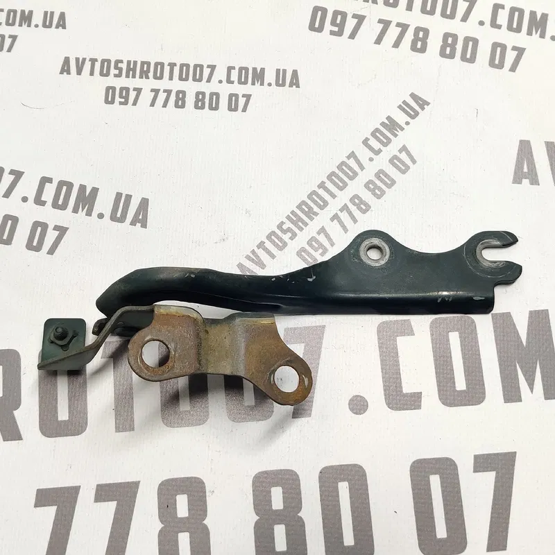 Петля капота Mazda Premacy (99-05) 1.8 FP Бензин ліва