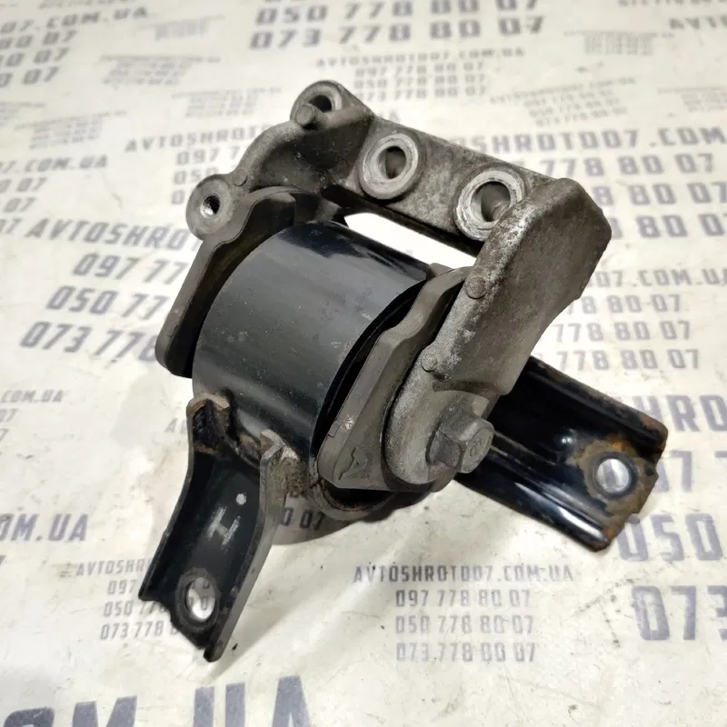 Подушка двигуна Mitsubishi Outlander XL (06-12) 2.0 D права