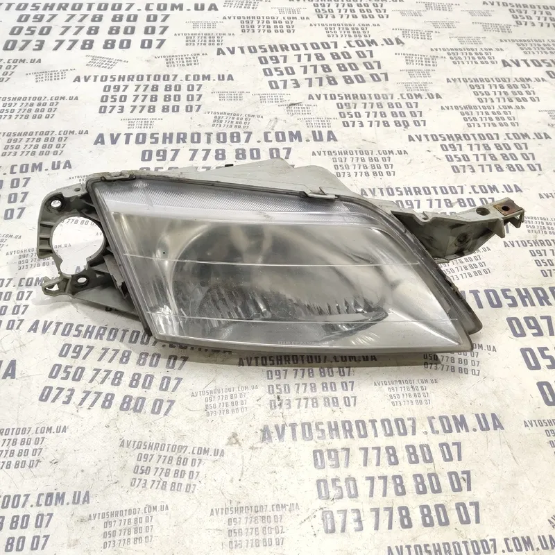 Фара Mazda Premacy 99-05 1.8 Бензин права OEM CB08510K0D